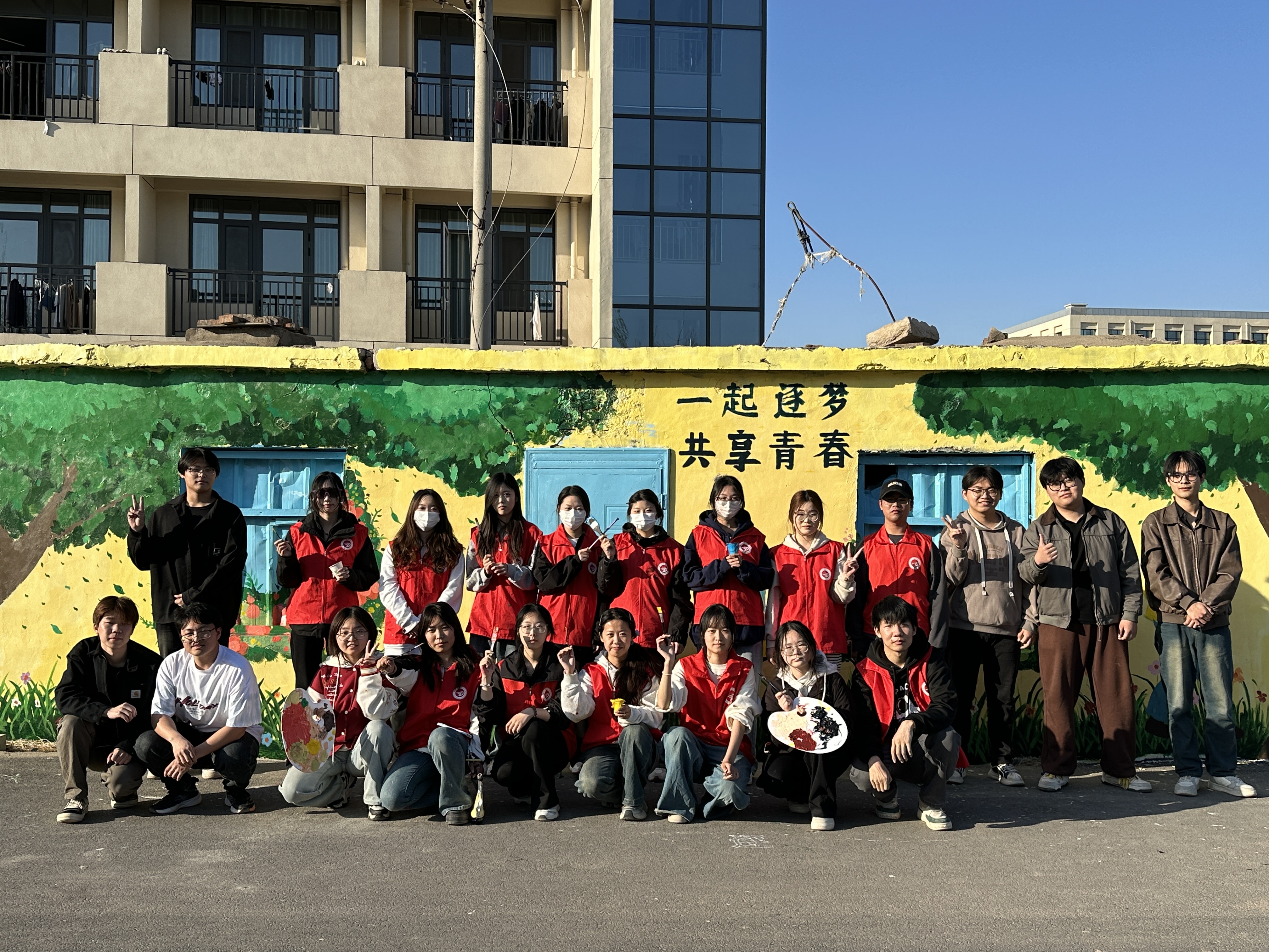 德州科技职业学院：涂鸦焕新校园旧墙，绘就青春亮丽风景线